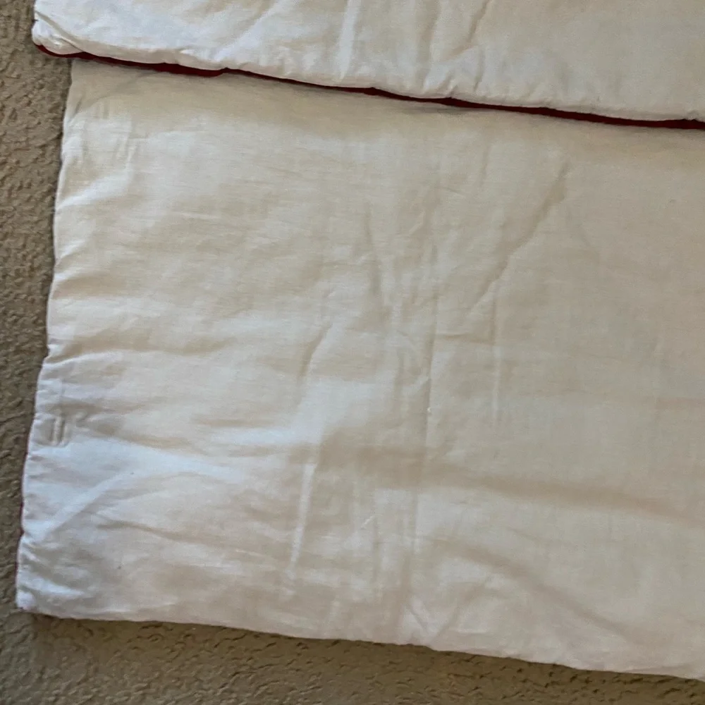 2 Pottery Barn Burgundy Velvet Quilted Standard Luxurious Pillow Covers 20 x 26